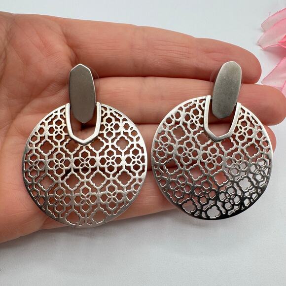 Kendra Scott Didi Silver Tone Earring Lattice Statement Moroccan Inspired Big - Picture 2 of 10